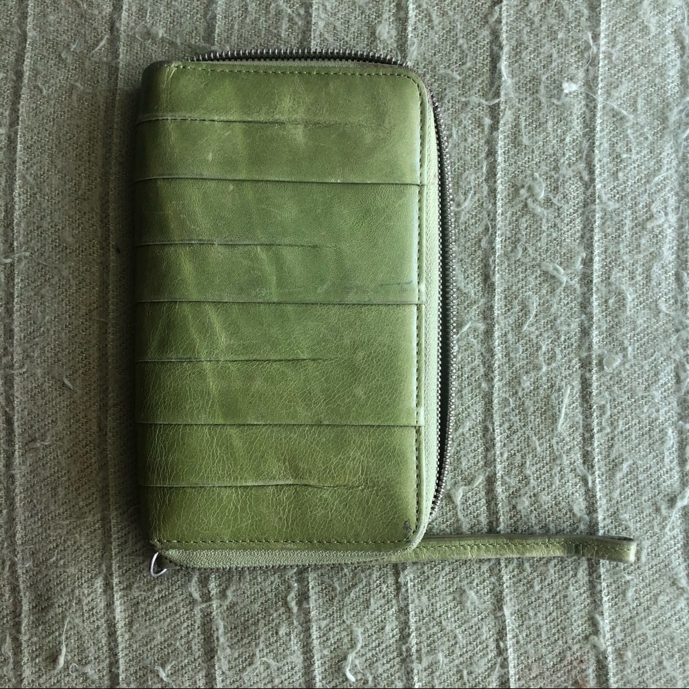 HOBO wristlet wallet